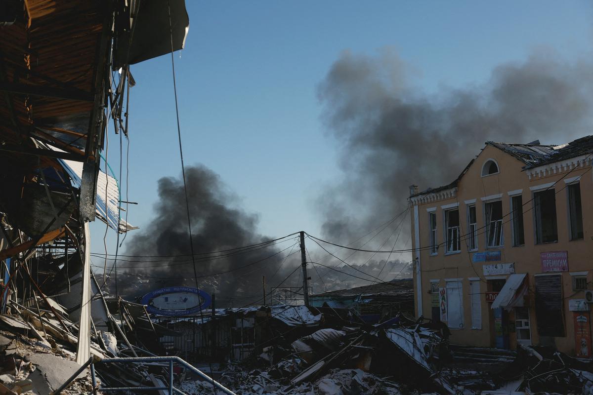 Prizor iz Bahmuta po ruskem napadu v času prekinitve ognja. Foto: EPA