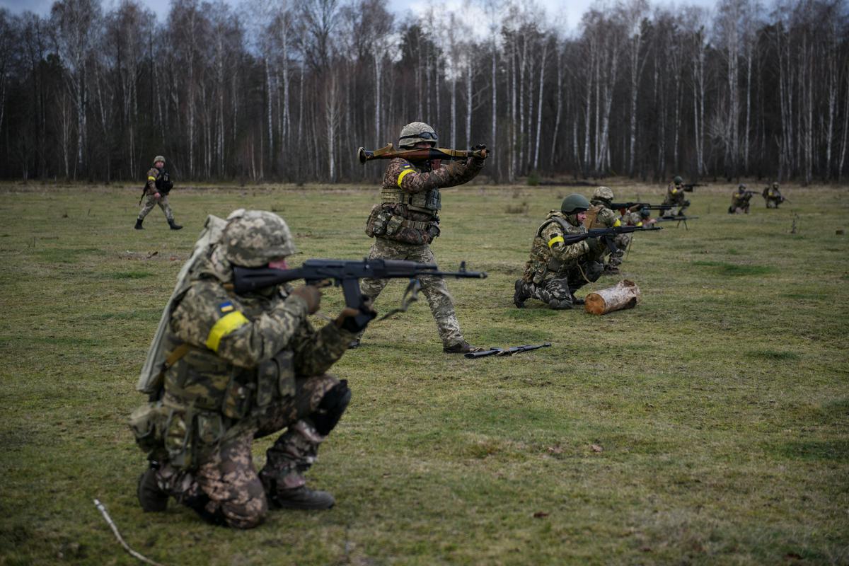 Tudi ukrajinska vojska je v pokrajini Žitomir blizu meje z Belorusijo na začetku leta organizirala vojaške vaje. Foto: Reuters
