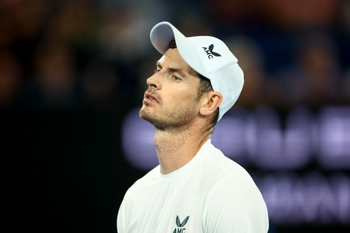 The disappointed look of Andy Murray after losing the extended game at the end of the fourth set, in which he did not lead once, but was in the game for the victory until the 16th point.  Photo: Reuters