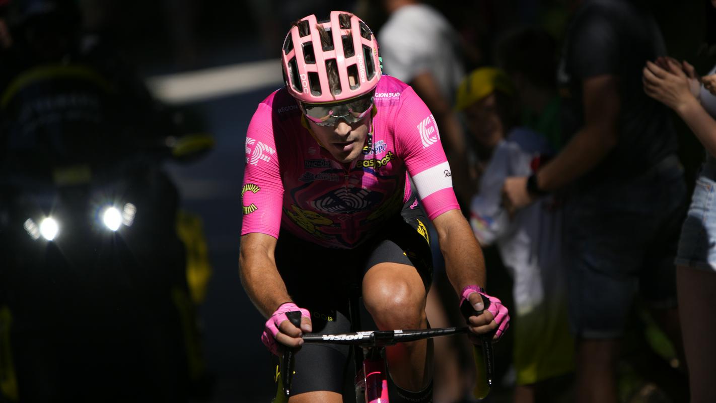 Za Alberta Bettiola je zmaga na prologu po Avstraliji šele četrta zmaga v karieri in prva po 18. etapi na Giru 2021. Bettiol je uspeh kariere dosegel leta 2019, ko je presenetil in zmagal na kolesarskem spomeniku Po Flandriji. Foto: AP