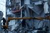 Konec iskanja pogrešanih po uničenju bloka v Dnipru