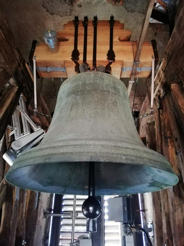 Veliki zgodovinski zvon ljubljanske stolnice iz leta 1706 sodi med najboljše zvonove v Sloveniji. Foto: RTV Slovenija