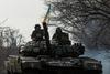 Ukrajina kritična do neodločnosti zaveznic glede dobave leopardov; ruska ofenziva v Zaporožju