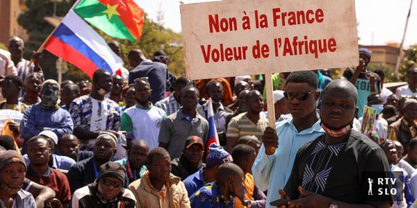 Les chefs militaires du Burkina Faso montrent la porte à l’armée française