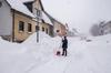 Sneg povzroča težave na avstrijskem Koroškem. Otežene razmere tudi na Hrvaškem.