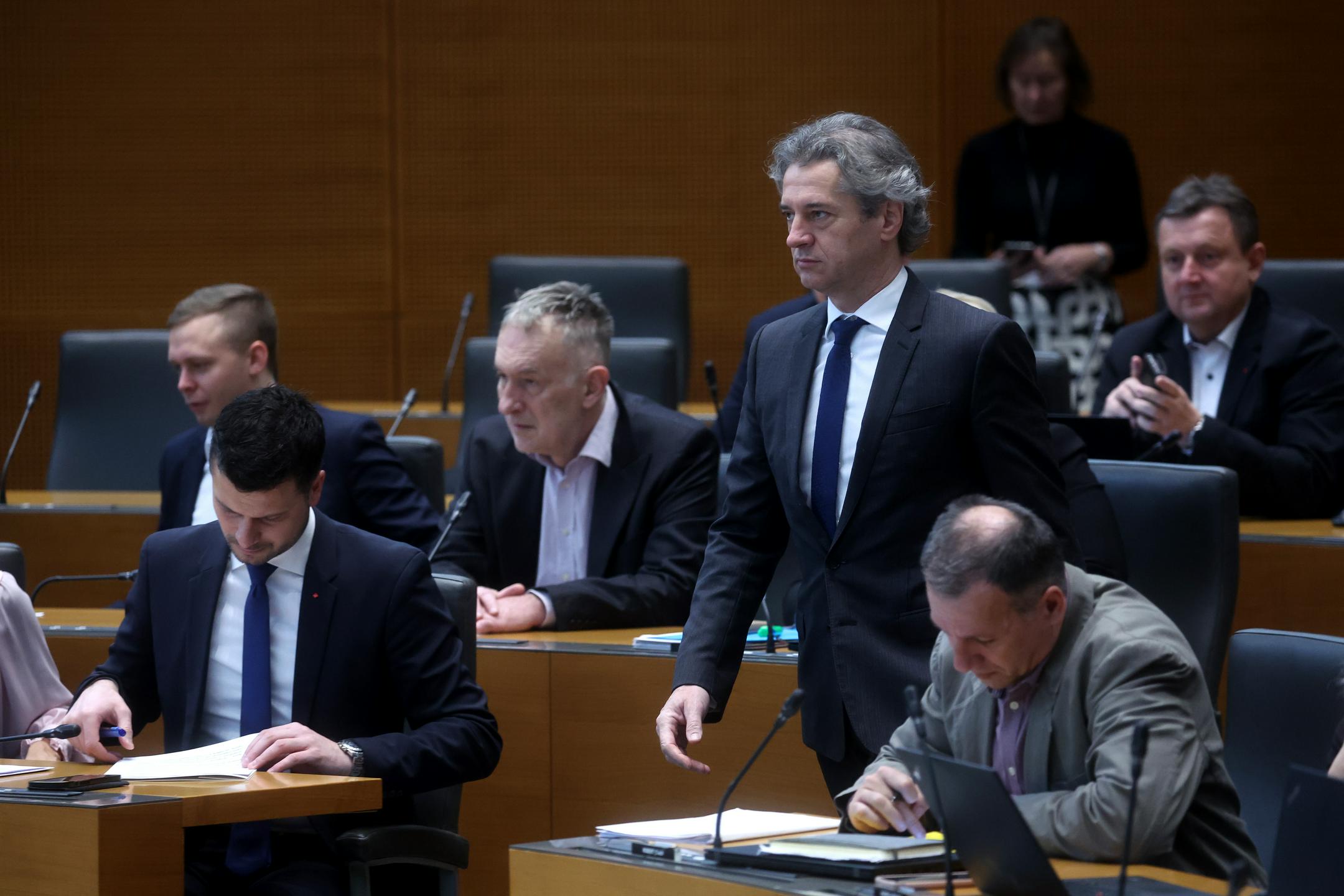 Premier Golob bo odgovarjal na poslanska vprašanja