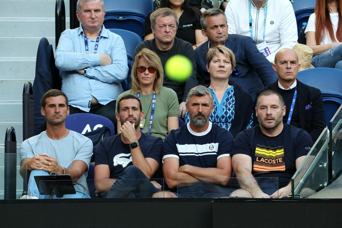 Prazen sedež ob Novakovi mami Dijani Đoković. Foto: Reuters
