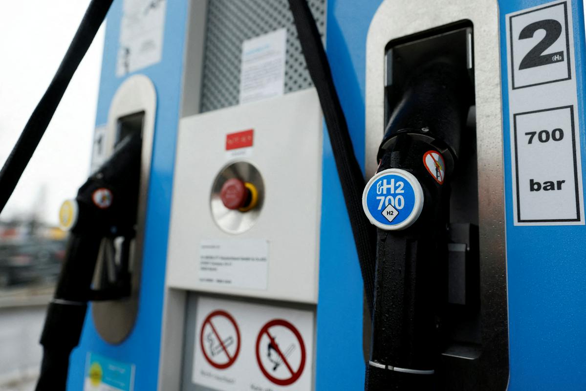 Polnilnica vodika za avtomobile in tovorna vozila v Berlinu, ki so jo odprli 11. januarja. Foto: Reuters