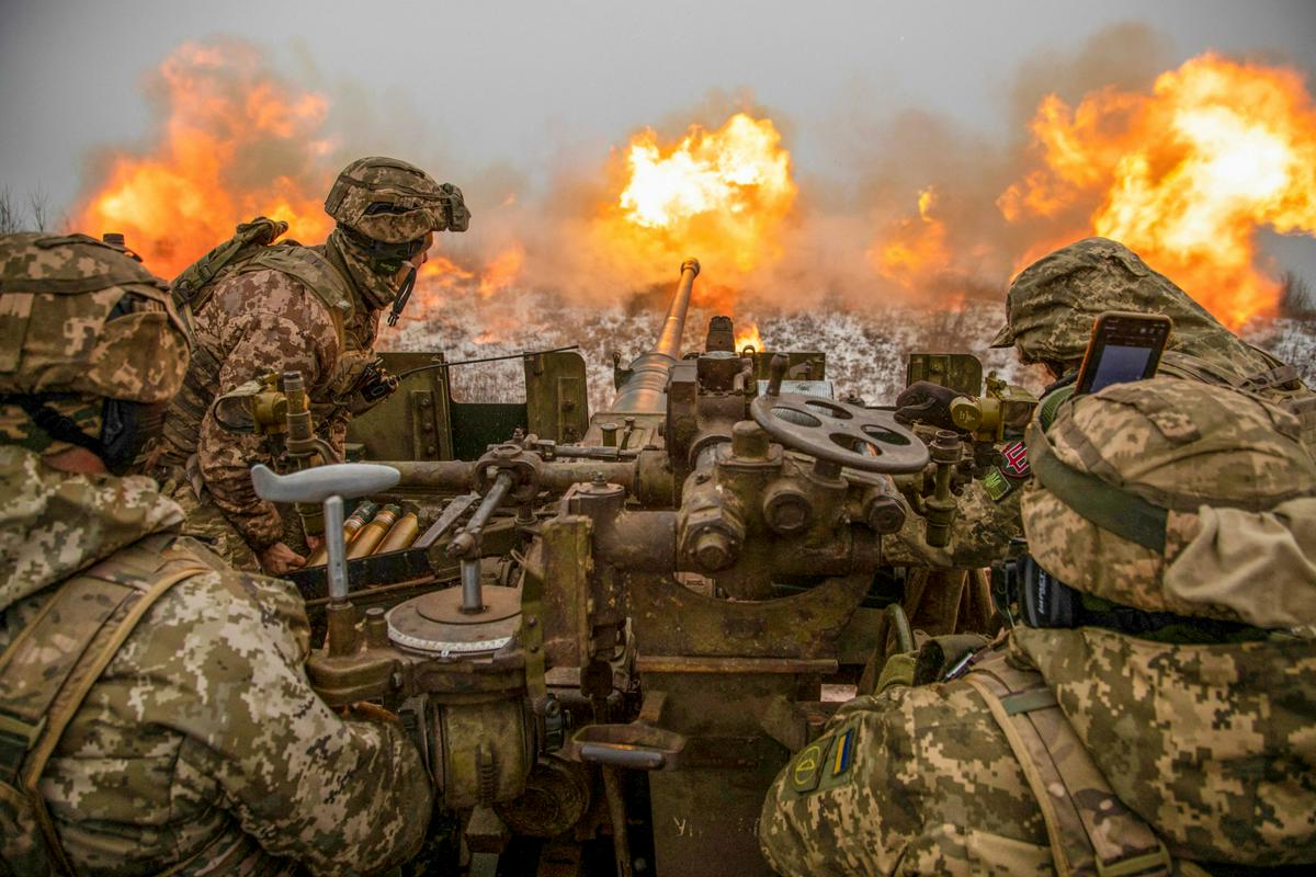 Ukrajinske sile se v Donecku bojujejo proti ruskim silam in pripadnikom zloglasne najemniške vojske Wagner. Foto: Reuters