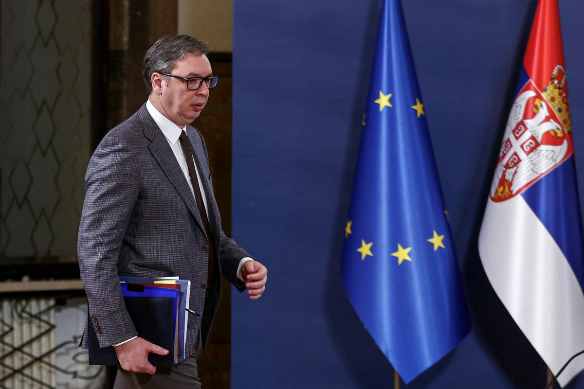 Vučić nakazal možnost uvedbe sankcij proti Rusiji. Kremelj pravi, da razume pritisk na Srbijo.
