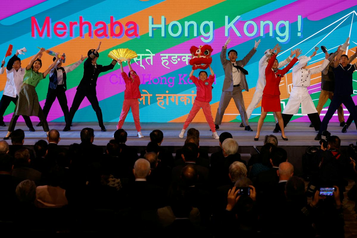 "Zdravo, Hongkong!" - začetek milijardne kampanje za vrnitev turistov