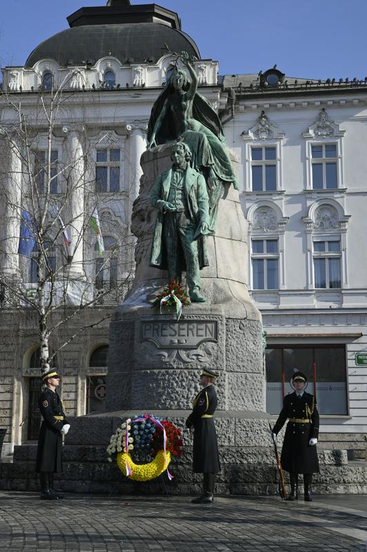 Zajčev Prešernov spomenik v Ljubljani so slovesno odkrili 10. septembra 1905. Foto: BoBo
