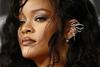 Rihanna se vrača na odre, začenja na enem največjih