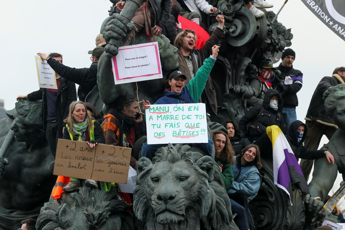  Še en dan protestov in stavk so sindikati napovedali za 16. februar. Foto: Reuters