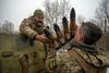Stoltenberg: Ukrajina porabi več streliva, kot ga Nato lahko izdela