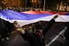 Srbski ultranacionalisti zagrozili z neredi, če bo Srbija sprejela načrt EU glede odnosov s Kosovom