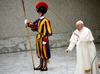Frančišek: Odstop papeža ne sme postati nekaj običajnega