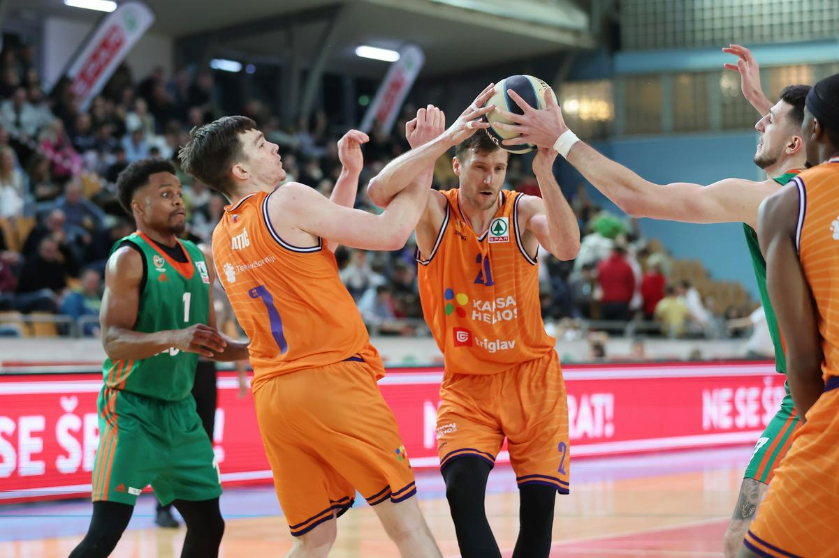 Helios je proti Cedeviti Olimpiji izgubil v finalu superpokala in Pokala Slovenije. Foto: www.alesfevzer.com