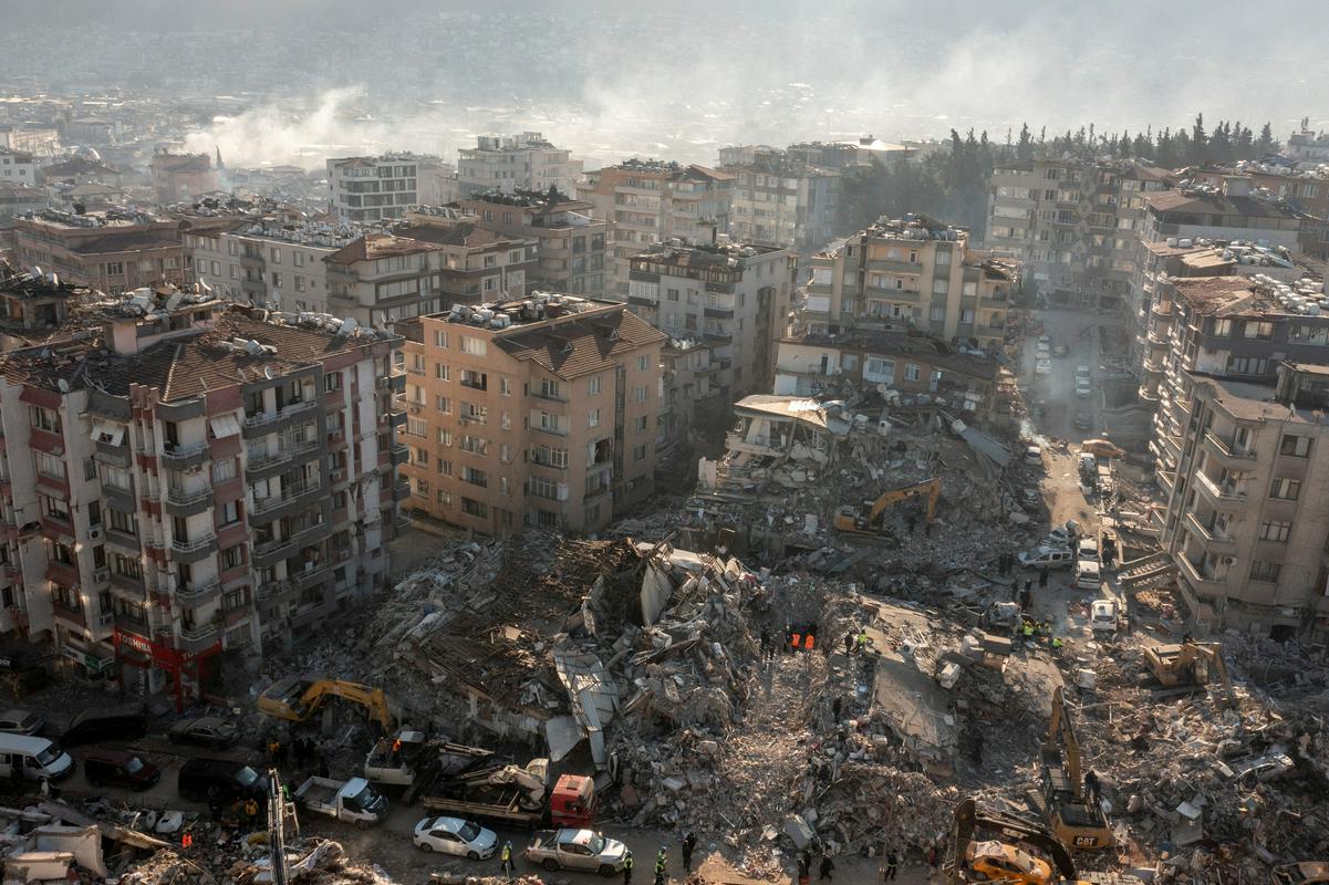 Turčijo je februarja prizadel uničujoč potres, ki je poglobil krizo v državi. Foto: Reuters