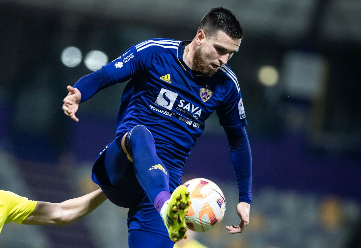 The expectations in Maribor were fulfilled: Žan Vipotnik, the top scorer of the First League with 14 goals, is the new representative.  But only if he is healthy, as he missed the last game with Tabor due to problems with the thigh muscle.  Photo: www.alesfevzer.com