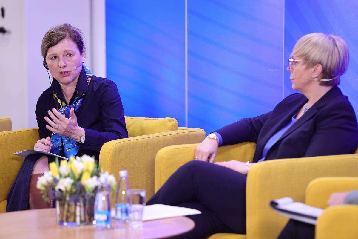 Podpredsednica Evropske komisije Vera Jourova in predsednica republike Nataša Pirc Musar. Foto: BoBo / Luka Dakskobler