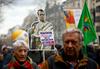 Francijo ohromile množične stavke in protesti zaradi predlagane pokojninske reforme