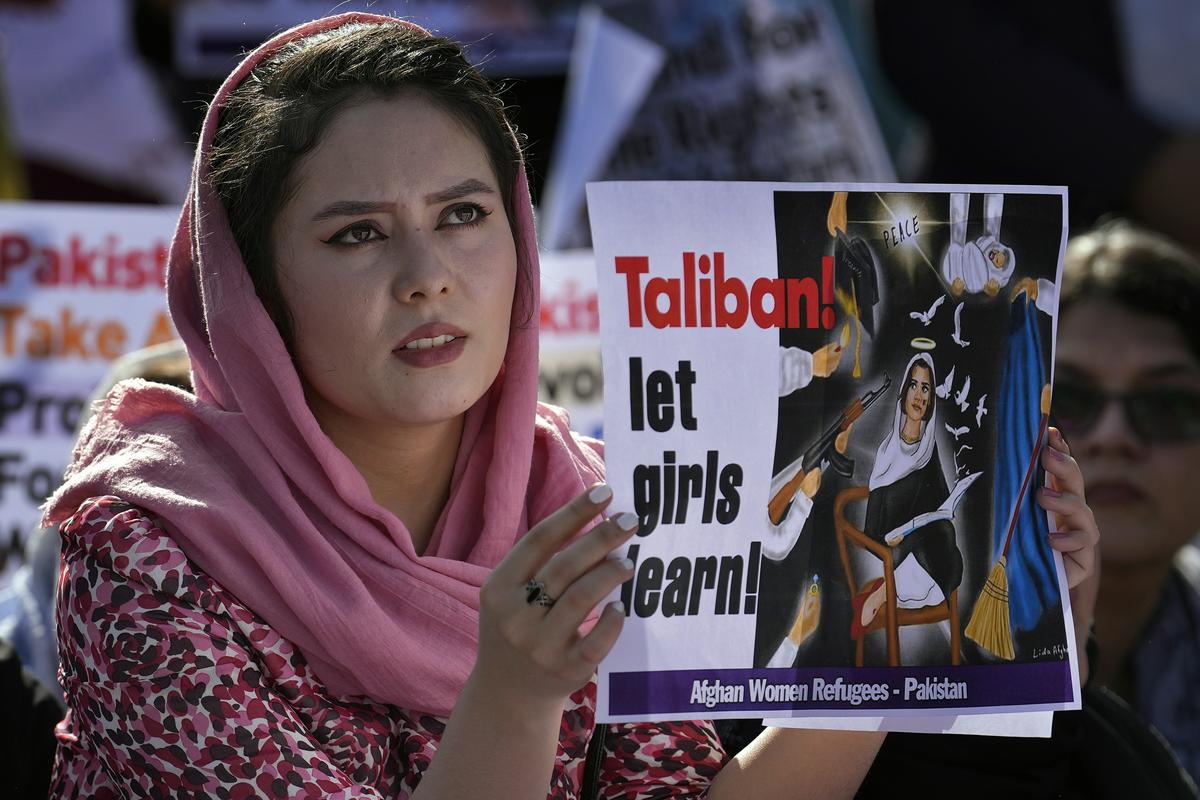 Pod talibani so ženske v Afganistanu izključene tudi iz izobraževanja. Foto: AP