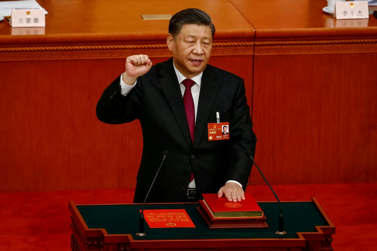 Ši je bil oktobra lani že potrjen za tretji mandat na čelu kitajske partije. Foto: Reuters