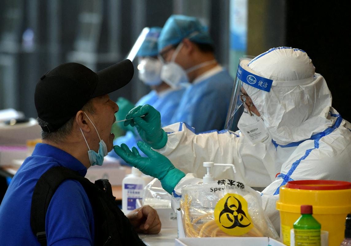 Novi koronavirus se je iz Kitajske hitro razširil po vsem svetu. Foto: Reuters