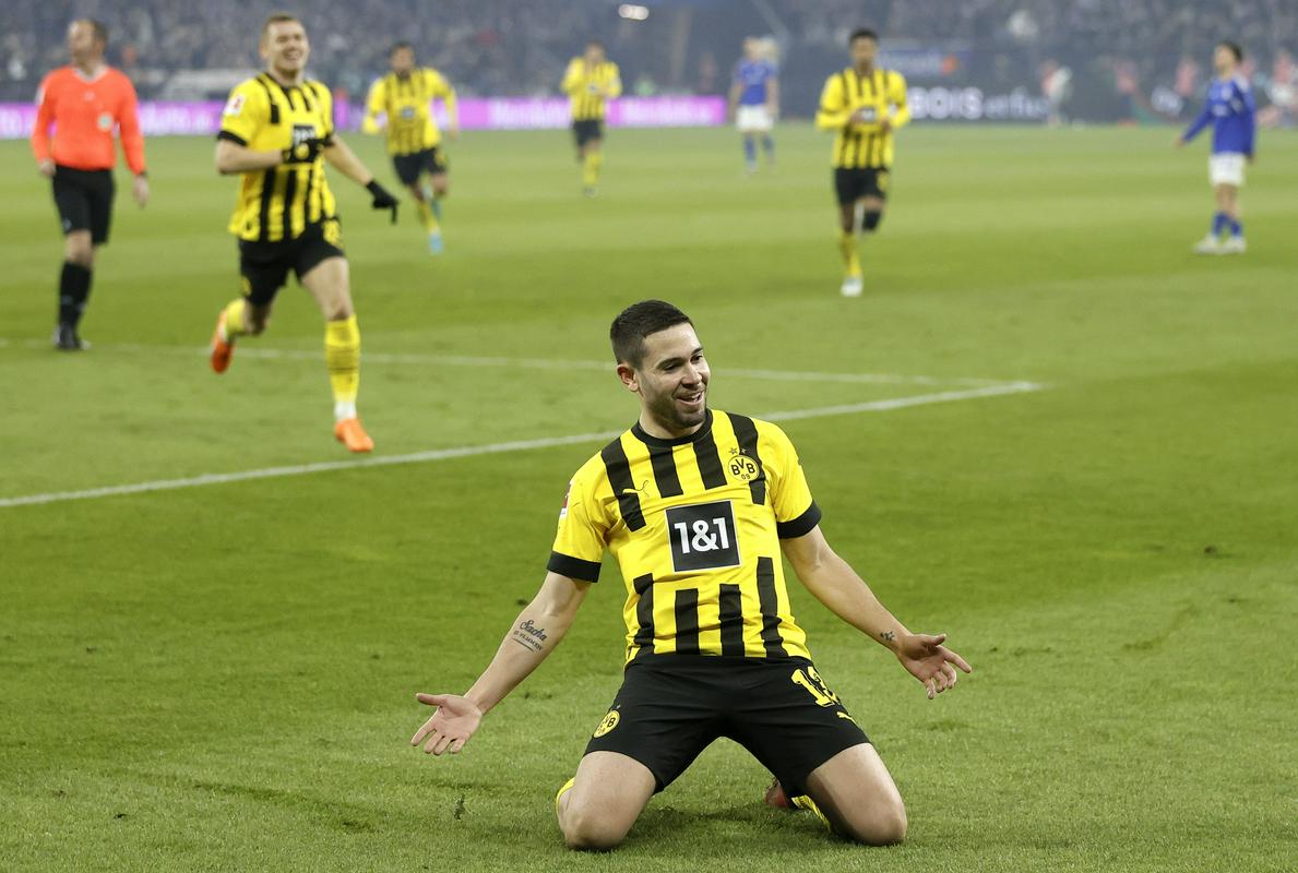 Raphael Guerreiro scored the second goal for Borussia, but it was not enough for the three points.  Photo: EPA