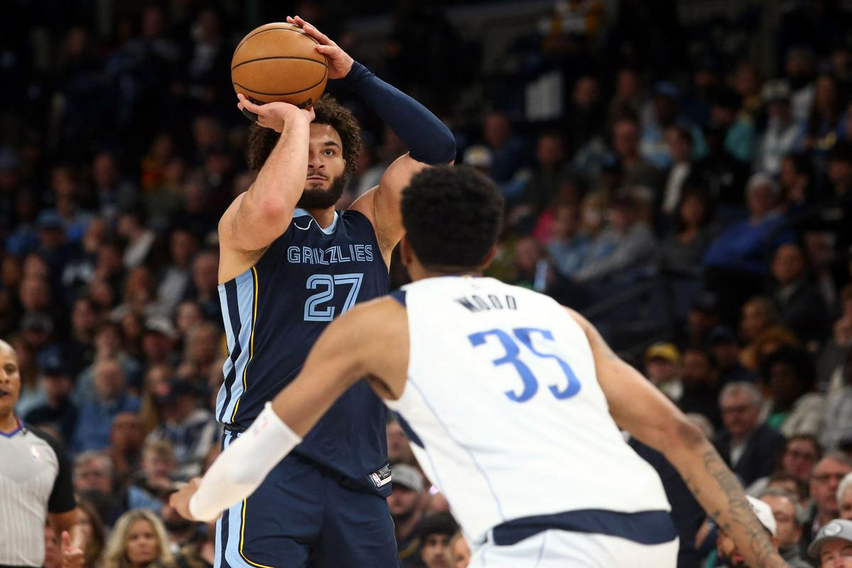 Rookie David Roddy tipped the scales in the Grizzlies' favor in the final quarter.  Photo: Reuters