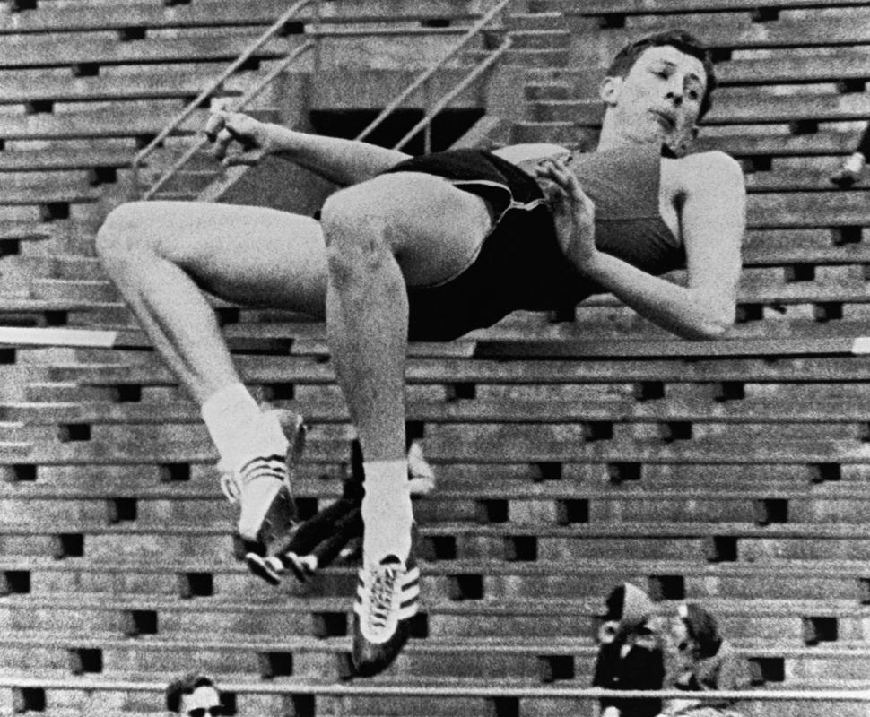 Fosbury's technique represented a real revolution in the high jump.  Photo: AP