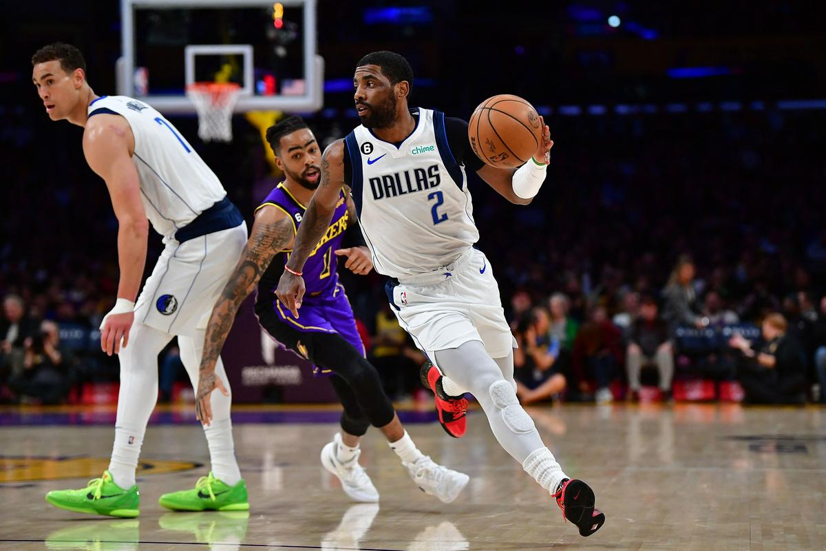 Irving, who has rested the last three games due to a right foot injury, led the Mavericks' game perfectly.  Photo: Reuters