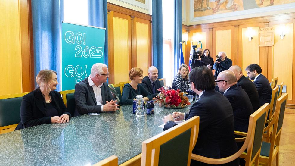 Dvostransko srečanje ministrov v Zeleni dvorani novogoriške Občinske palače. Foto: MONG/Ana Rojc