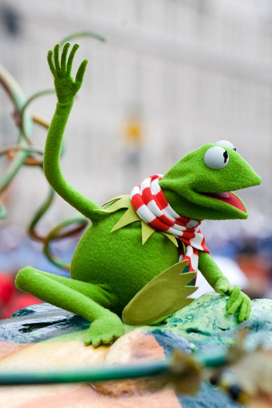 Zeleni mapetek Kermit je morda najbolj prepoznavna lutka na svetu. Foto: AP