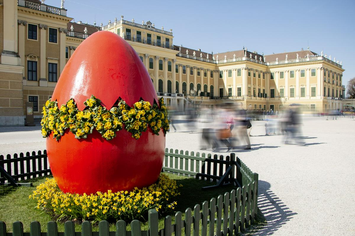 Eden najbolj poznanih sejmov stoji na trgu pred dvorcem Schönbrunn. Foto: Angelika Kessler