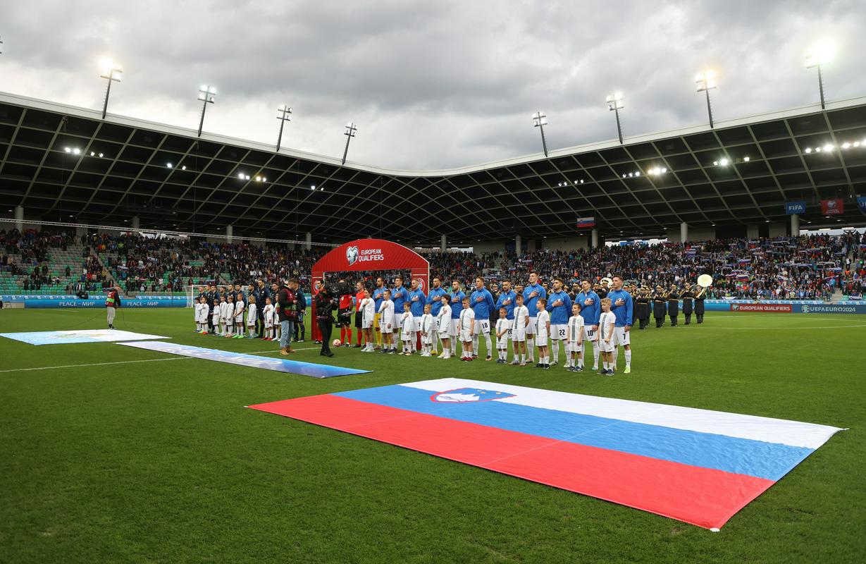 Slovenija je neporažena na zadnjih osmih tekmah: pet zmag in trije remiji. Nazadnje so Slovenci klonili pri Srbiji z 1:4 lani 5. junija. Foto: Reuters