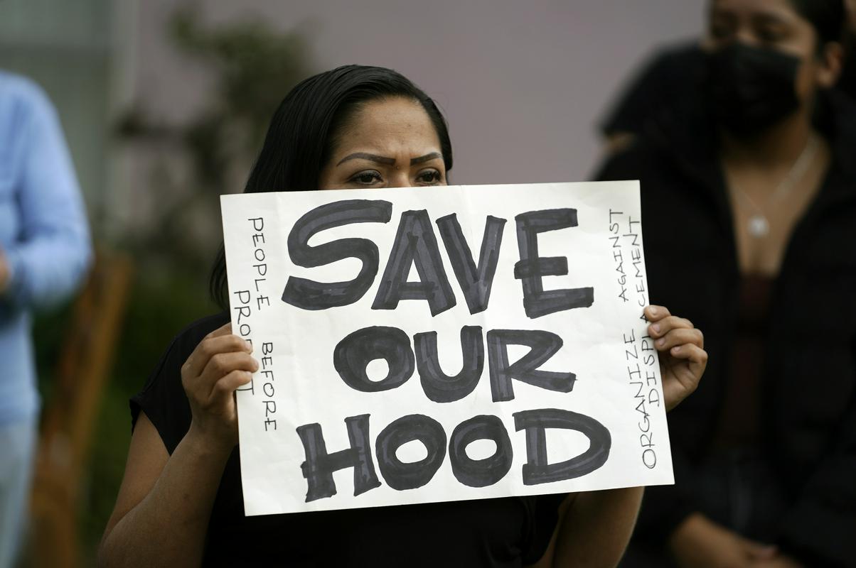 Protesti zaradi stanovanjske krize decembra lani v Los Angelesu. Foto: AP