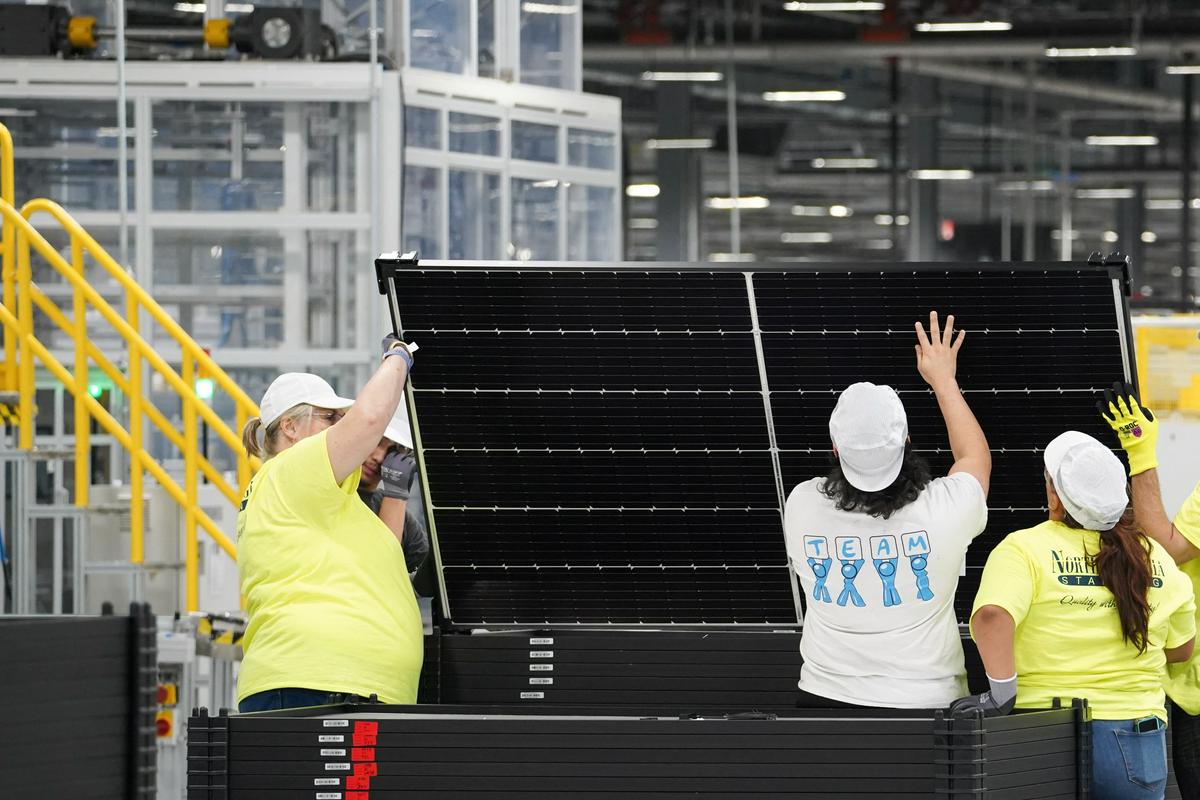 Tovarna solarnih panelov QCells v Daltonu, ZDA. Foto: Reuters