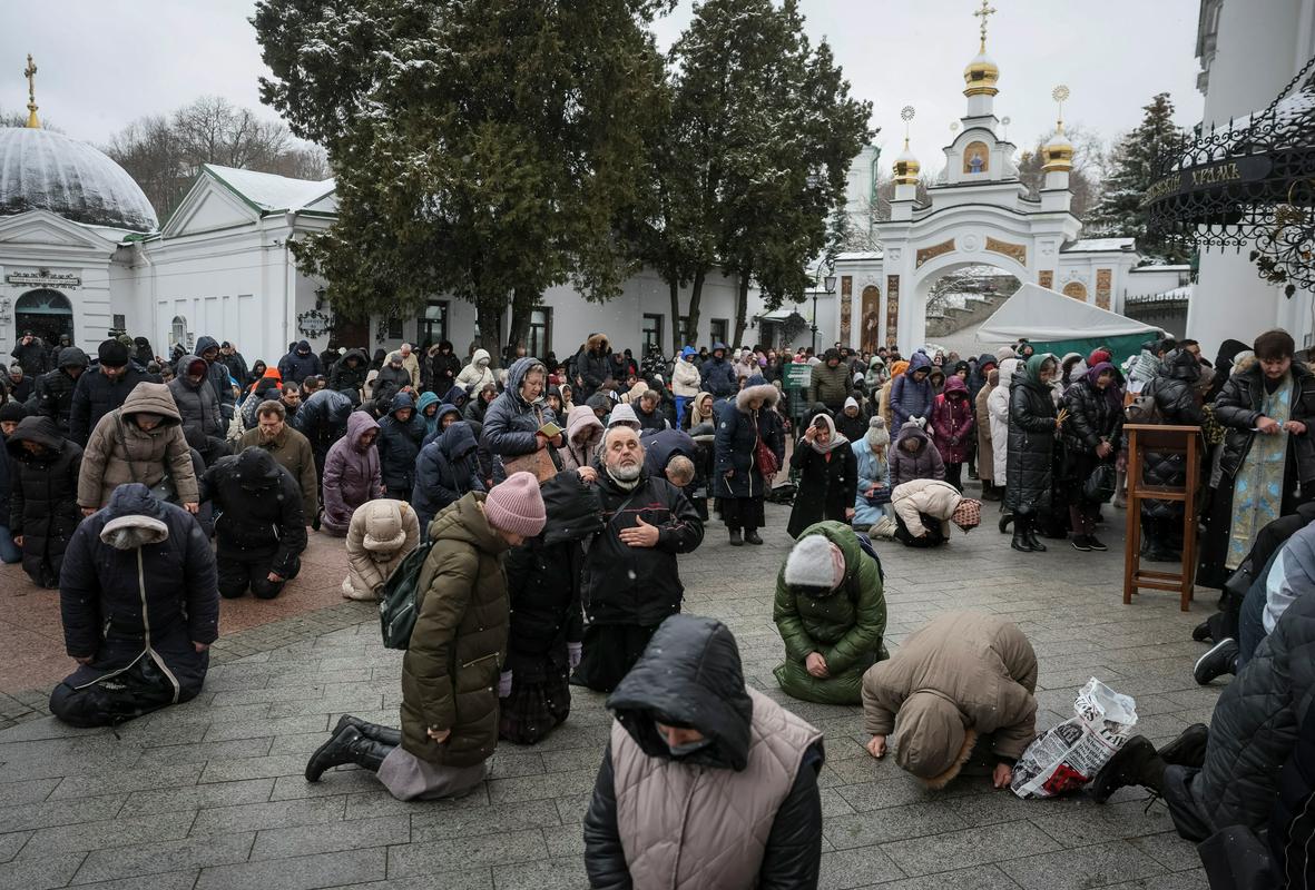 Verniki na območju samostana Pečersk Lavra. Foto: Reuters
