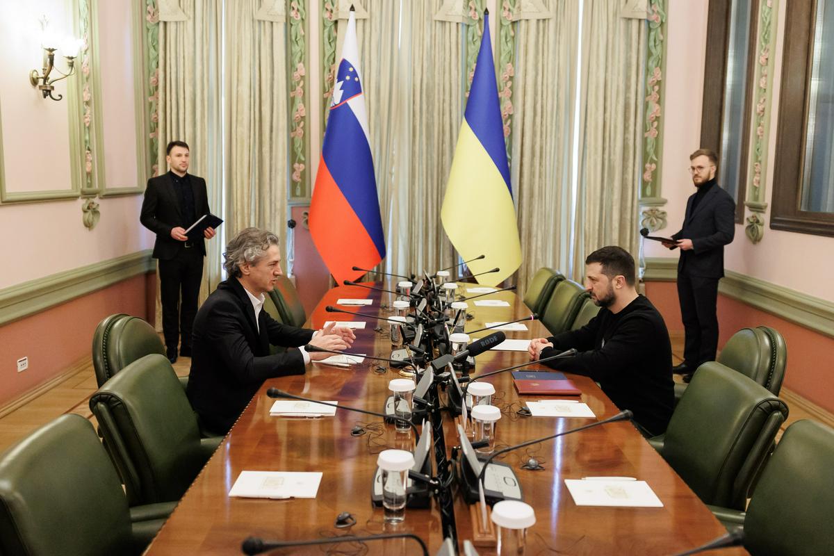 Slovenski premier in ukrajinski predsednik sta na srečanju govorila tudi o napredku Ukrajine na poti približevanja Evropski uniji in zvezi Nato. Foto: Nebojša Tejić/STA