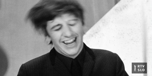 Paul McCartney Beatle eingefangen in unerwarteten Momenten der Entspannung und des Lachens