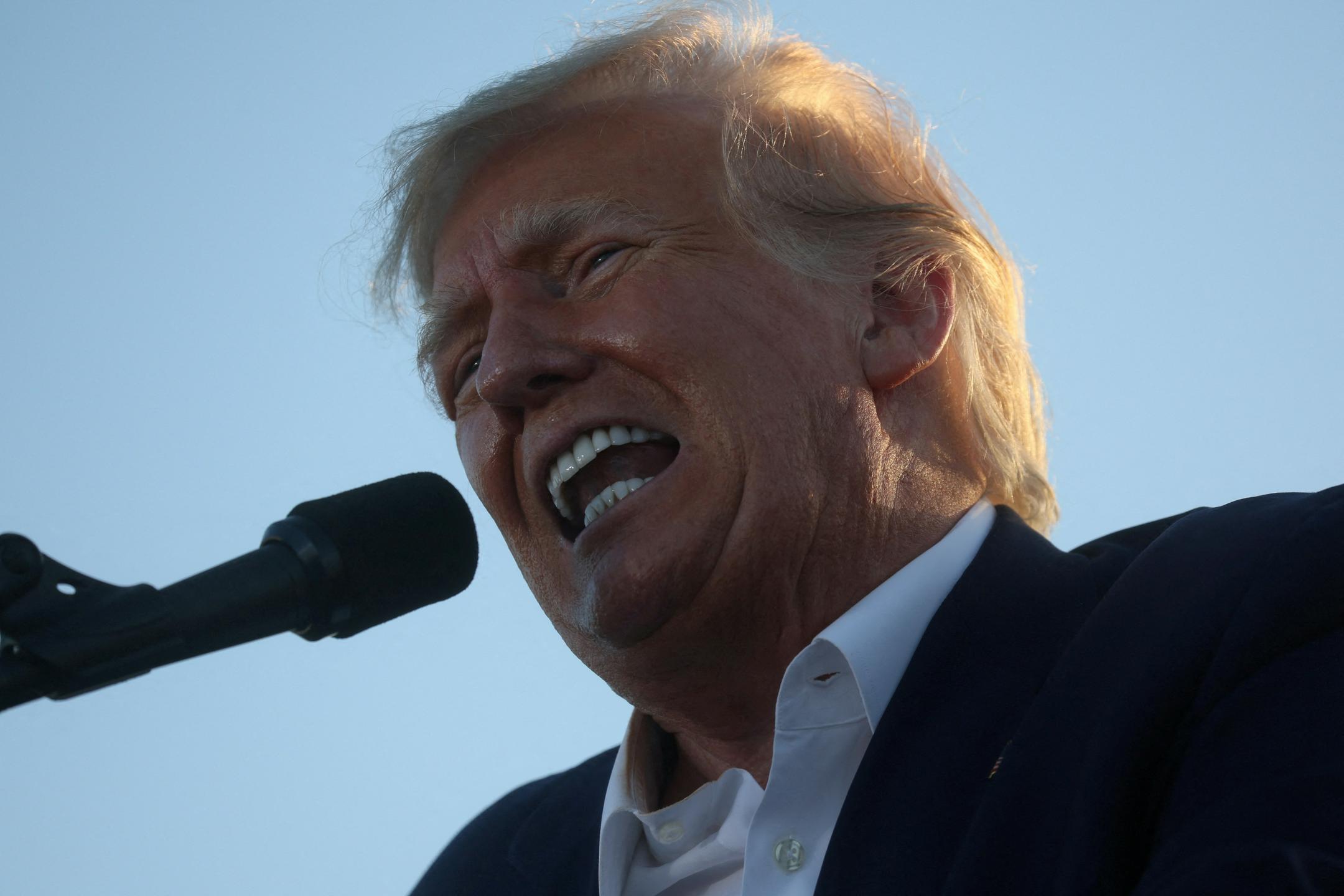 Trumpov odvetnik pred zaslišanjem na sodišču: Nekdanji predsednik se pripravlja na boj