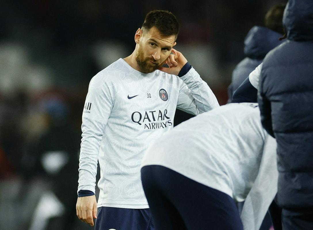 Lionel Messi je bil med ogrevanjem deležen žvižgov dela tribun. Foto: Reuters