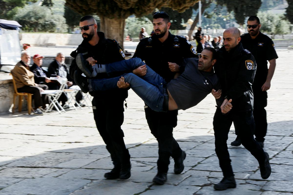 Izraelska policija je aretirala več sto Palestincev. Foto: Reuters