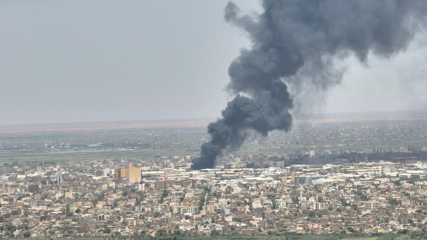 Kljub premirju je v Kartumu slišati streljanje in eksplozije. Foto: Reuters