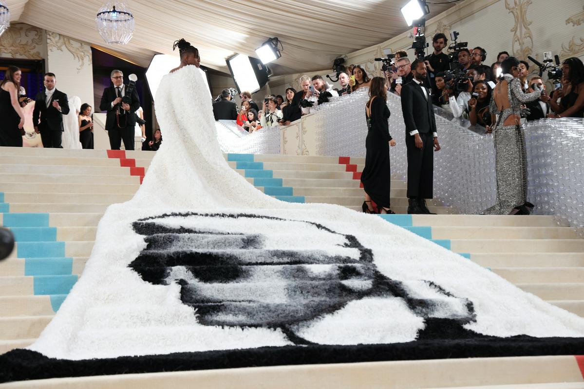Vse v znamenju Karla Lagerfelda. Foto: Reuters