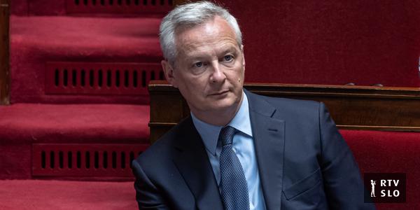 Un ministre français lève les sourcils avec un passage titillant d’un nouveau roman