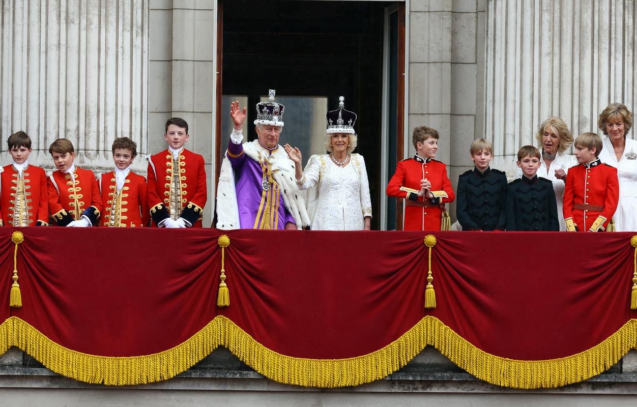 Pozdrav z balkona Buckinghamske palače. Foto: Reuters