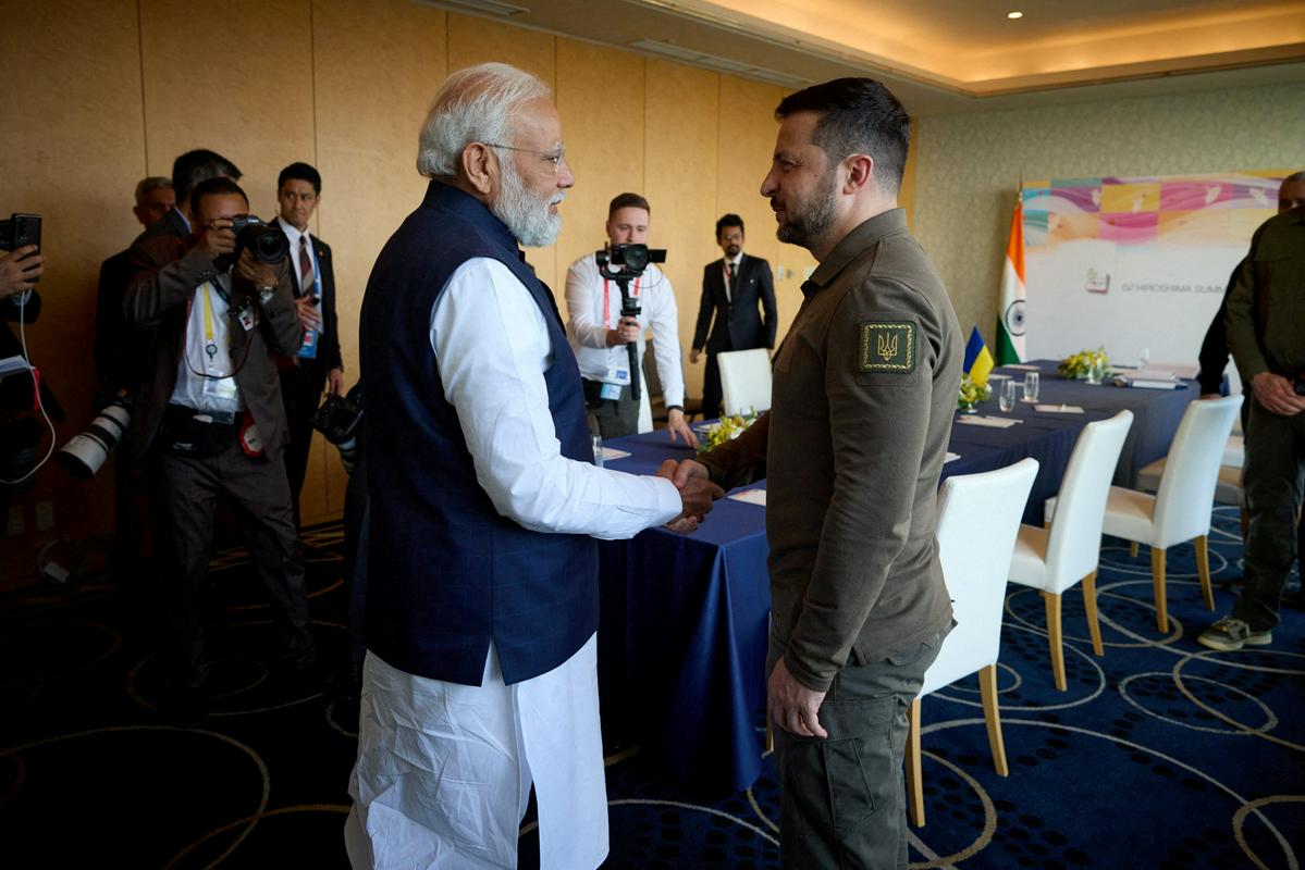 Zelenski se je prvič od začetka ruske invazije srečal z indijskim premierjem Modijem, ki je obljubil pomoč pri končanju vojne. Foto: Reuters